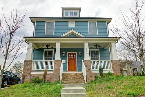 223 Elizabeth St Photo 1