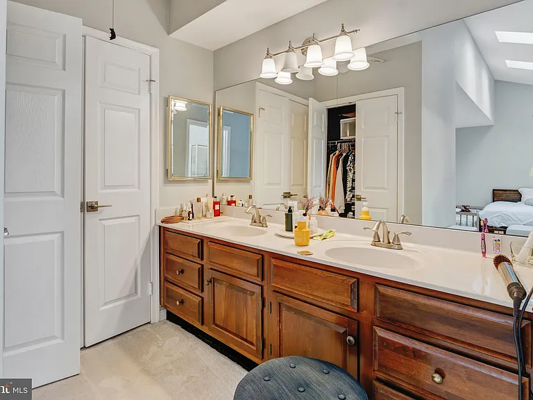 10219 Aspen Willow Dr — Photo 14