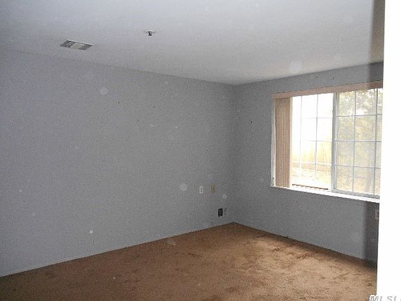 4th image of 54 School St