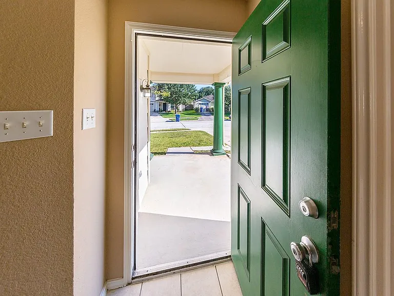 3603 Avalon Castle Dr — Photo 3