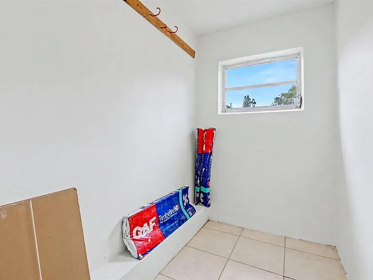 6821-6825 NW 11th Pl #6825 — Photo 10