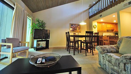 3rd image of 121 Eagle Ct #121