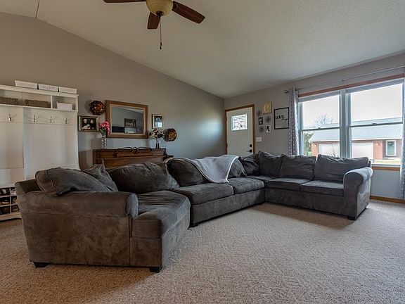 3rd image of 568 Walnut Ridge St