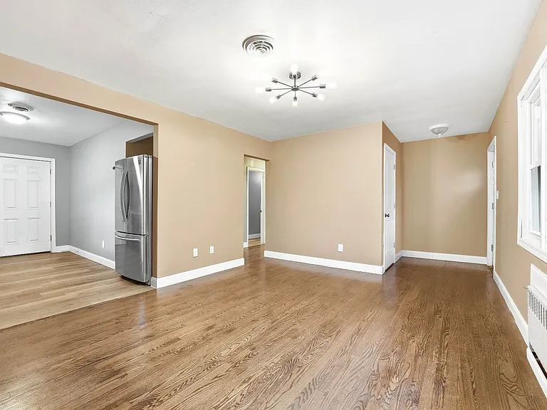 1116 N Maple Ave — Photo 16
