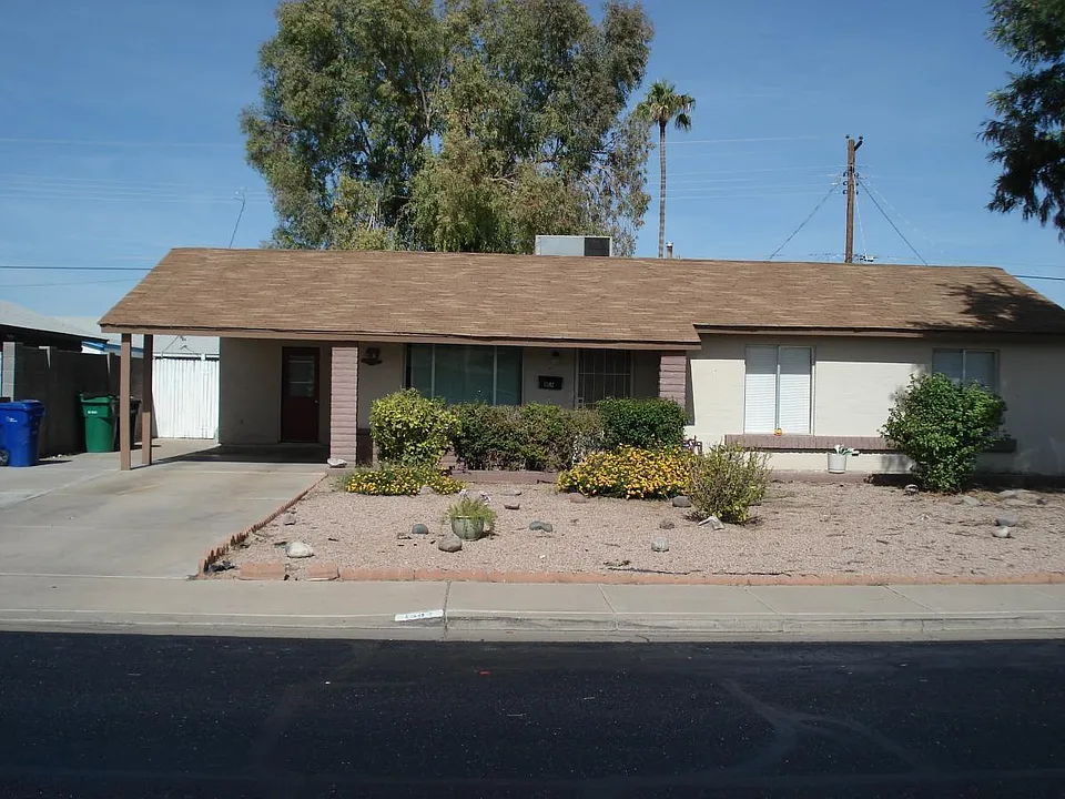 1502 W 7th Dr