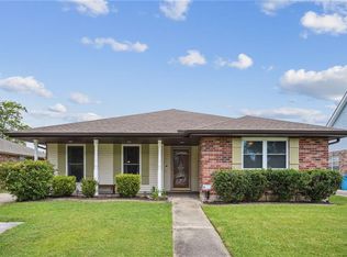 215 Ormond Meadows Dr, Destrehan, LA 70047