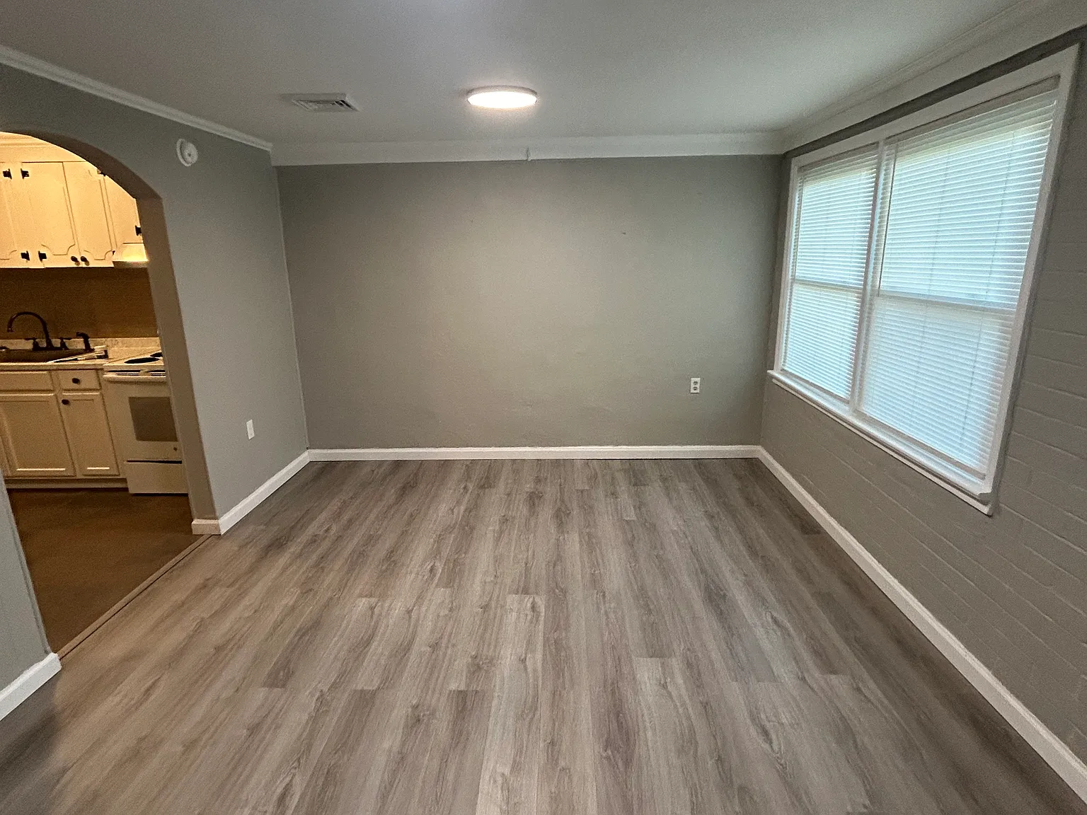 1 bed, 720 sqft, $800 — Photo 3