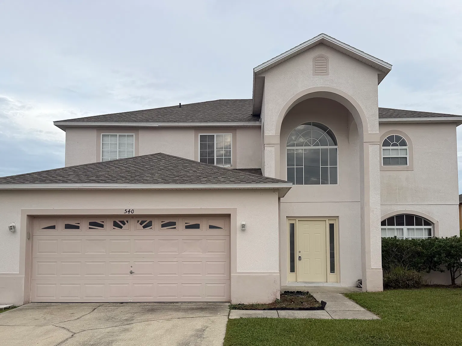 4 bed, 2777 sqft, $2,000 — Photo 1