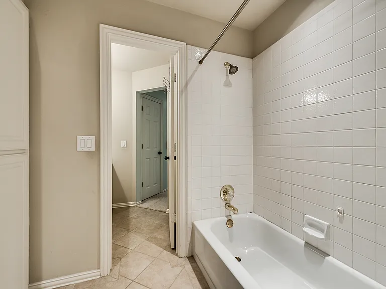 970 Burns Xing — Photo 18