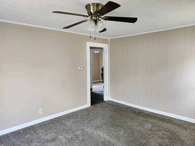1128 Ava St — Photo 2