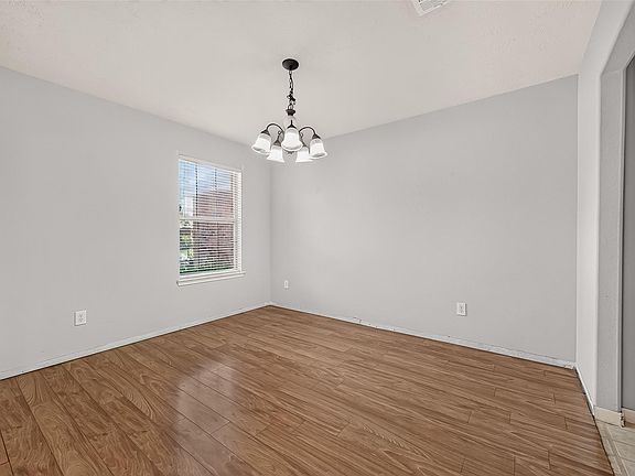 5th image of 10031 Magnolia Way