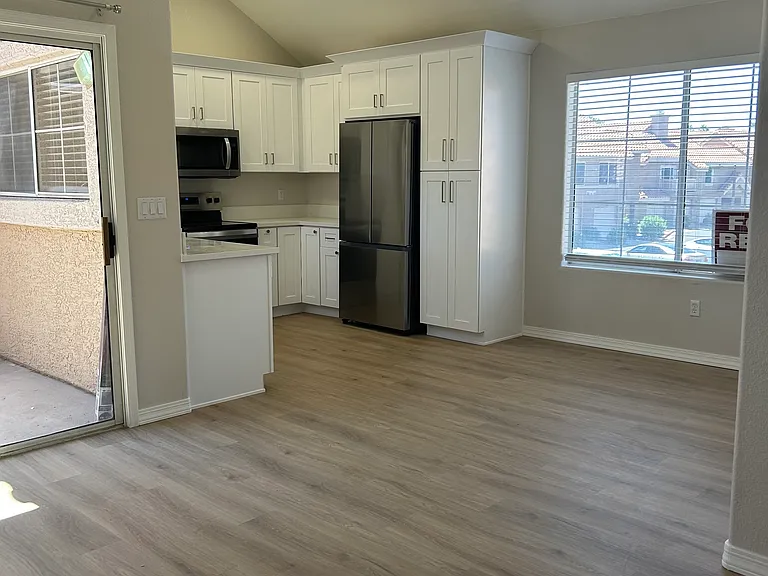 1633 E Lakeside Dr #136 — Photo 8