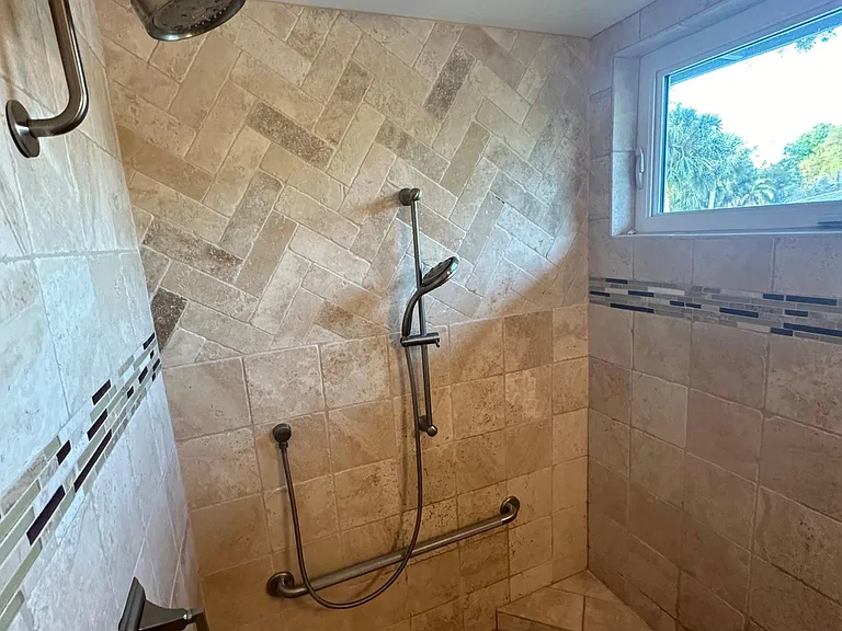 380 N Shore Dr — Photo 14