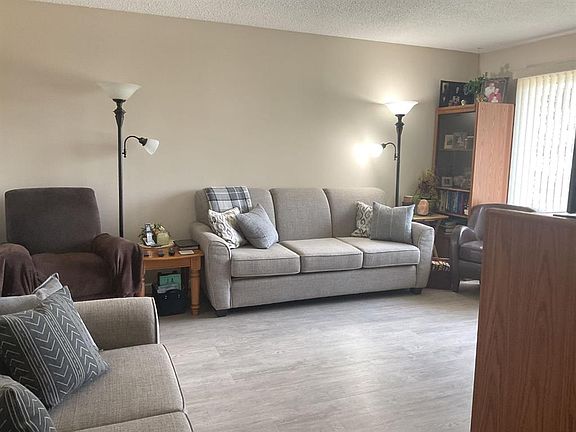 2nd image of 4607 NE 46th Ave