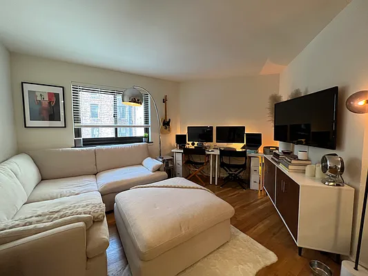 Rented by AZ REALTY NYC LLC | media 20