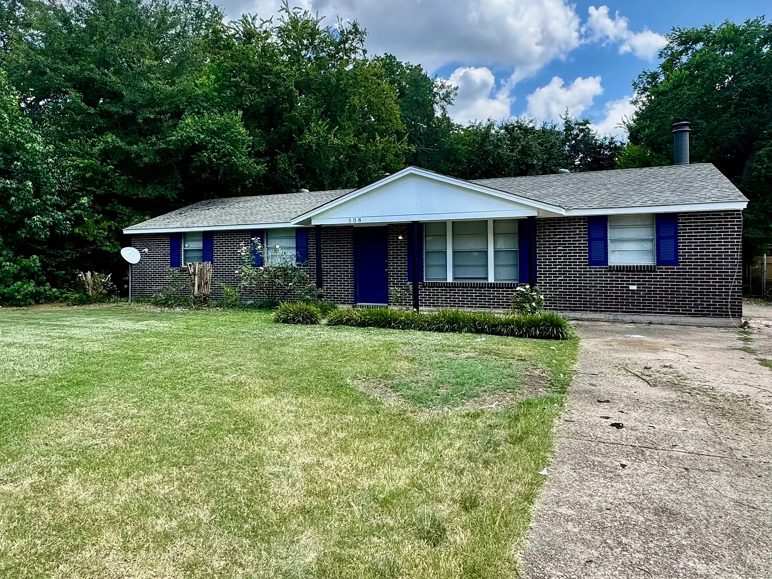 4 bed, 1600 sqft, $1,550 — Photo 1