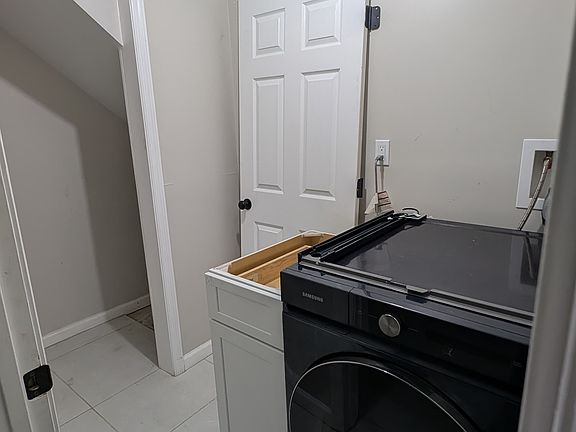 3rd image of 20 High St
