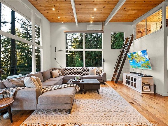 5th image of 23466 Belaire Ct