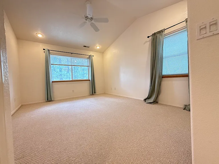 1808 W University Ave — Photo 8