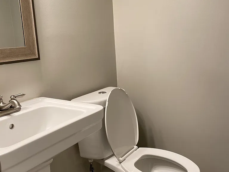 1417 Ashbourne Dr #1 — Photo 11