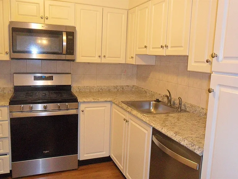 1550 Worcester Rd #528 — Photo 6