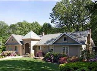 888 Church Ln, Middletown, NJ 07748