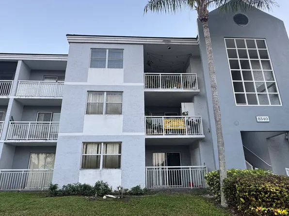 8540 SW 212th St APT 105, Cutler Bay, FL 33189