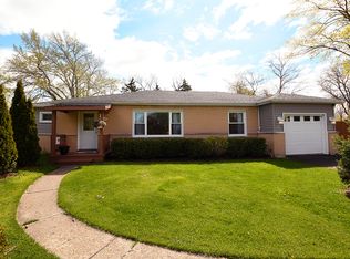 615 Ash Rd, Hoffman Estates, IL 60169