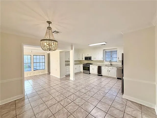 4 bed, 3.0 bath, 2321 sqft, $2,900 — Photo 4