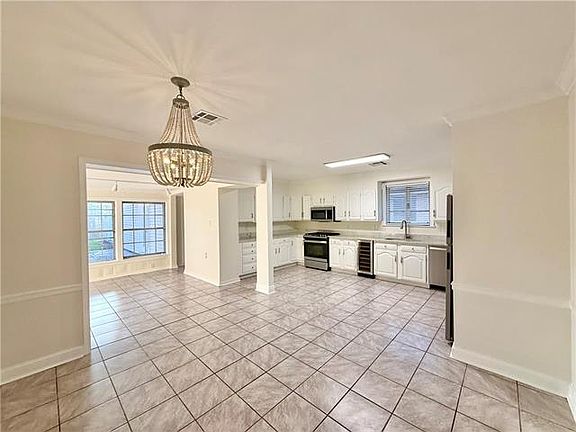 4th image of 318 Metairie Lawn Dr