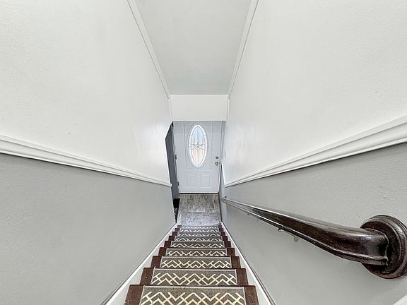 2nd image of 2553 Alder Ave #2