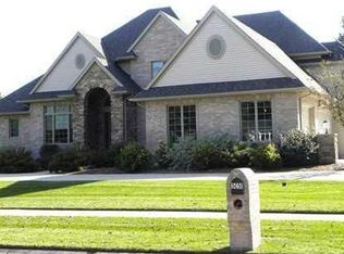 5050 Hawk Hollow Dr E, Bath, MI 48808