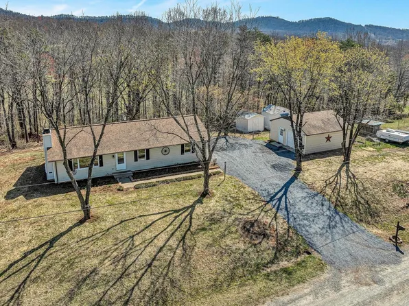 1330 Springfield Dr, Vinton, VA 24179