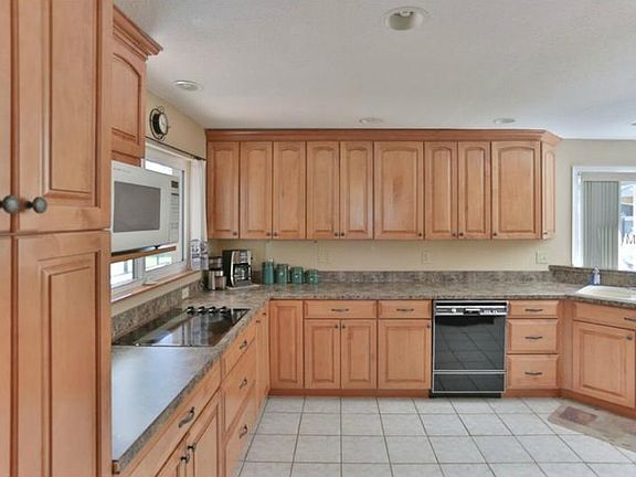 3rd image of 2125 Egret Dr