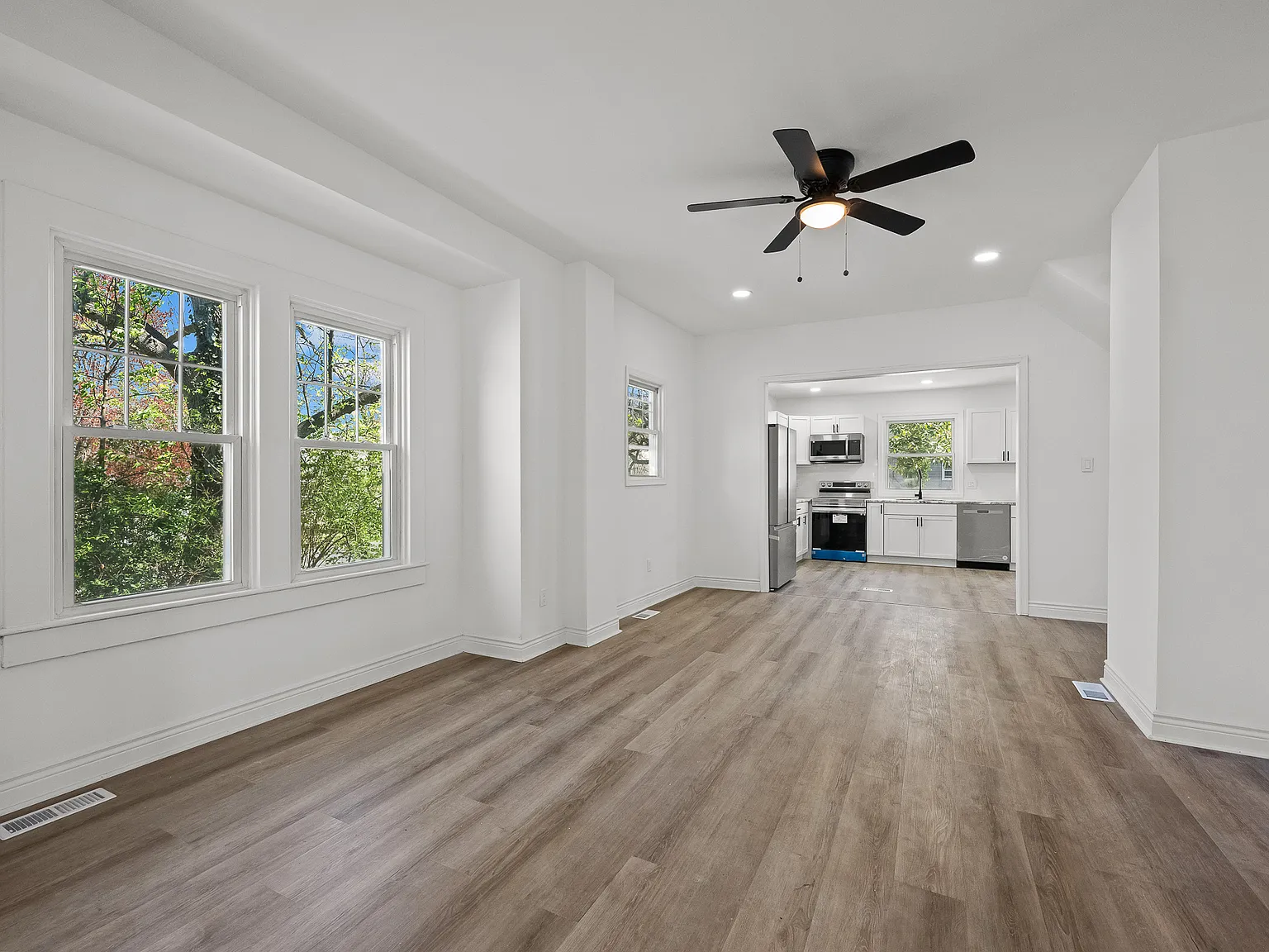 3 bed, 2.5 bath, 1647 sqft, $2,250 — Photo 3
