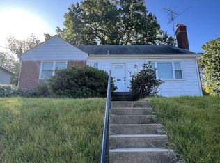 5832 Little Falls Rd, Arlington, VA 22207