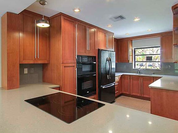 2nd image of 1428 NE 105th St #D8
