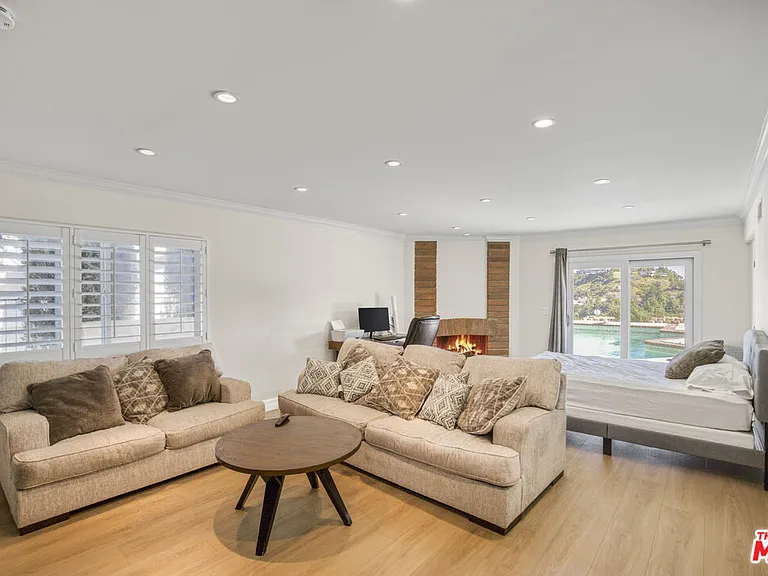 3970 Ellenita Ave — Photo 25