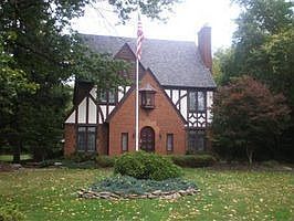 Home for Sale in Strongsville, Ohio $325,000