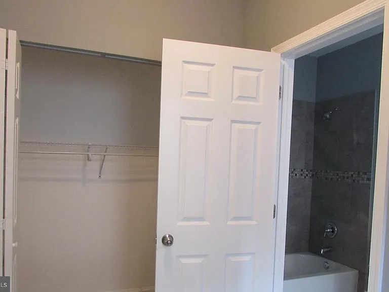 2735 Chesterfield Ave — Photo 20