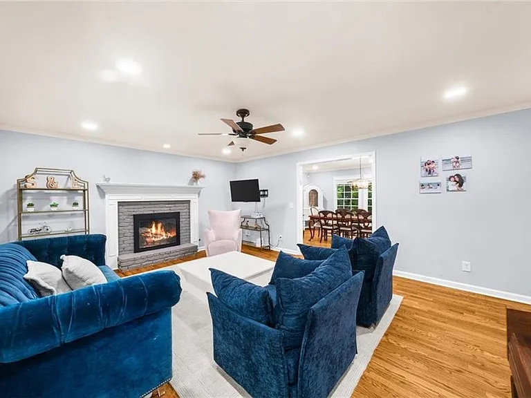 5667 Colton Dr — Photo 21