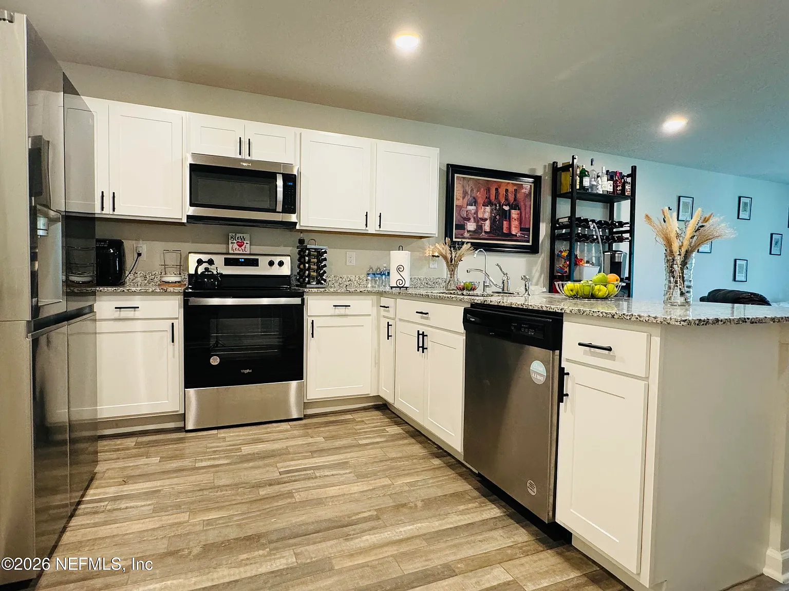 3 bed, 2.0 bath, 1185 sqft, $1,850 — Photo 3