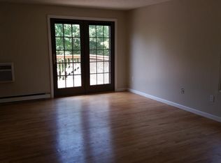 21 Horizon Hill Rd, Newington, CT 06111