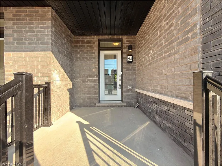 369 Starlight Ave — Photo 2