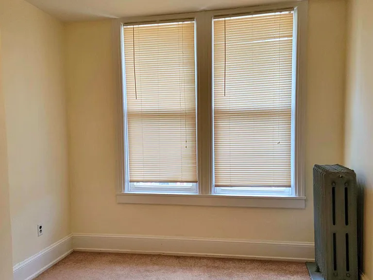 2 E Locust St #2 — Photo 12