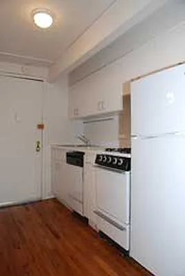 Rented by Buchbinder & Warren | media 9