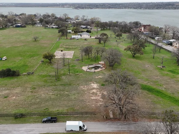 11 Arrow Point Dr, Weatherford, TX 76087