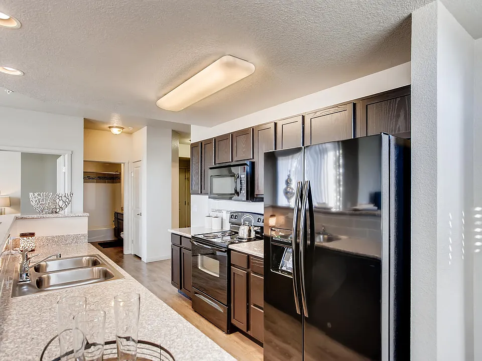 Legend Flats | Evans, CO Apartments
