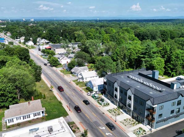 80 Main St #208