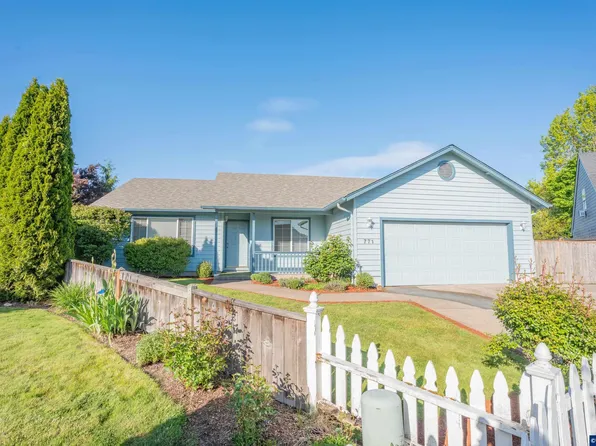 771 Woodland Acres Ln, Eugene, OR 97402